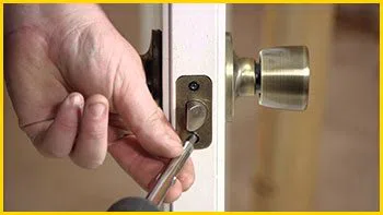 Metro Locksmith Services Glendale, AZ 623-476-0038 - 14-install-new-lock